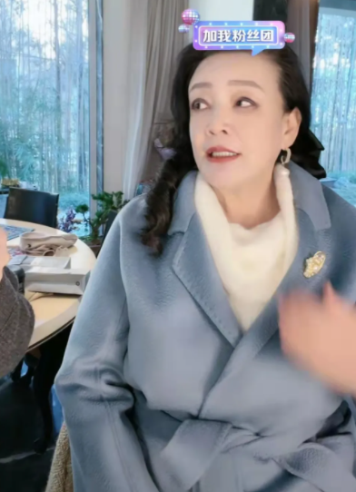 张兰|张兰自曝确诊新冠!直播团队全部感染,高烧不退依旧坚持卖口罩