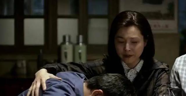 安杰|父母爱情：4个女人4种婚姻，却指向了人性中最真实的一面