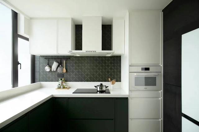 功能齐全的都市顶层住宅,现代原木风,把家的美好衬托的一览无遗