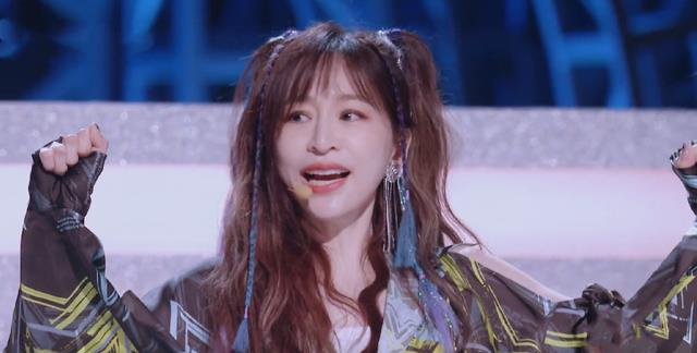 谢娜|《乘风破浪的姐姐》三公出圈,拉票各出奇招,谢娜成“点睛之笔”