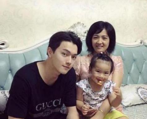 参观吴谨言现实中的家,家里用铁丝网来做装饰,生活也够节俭的