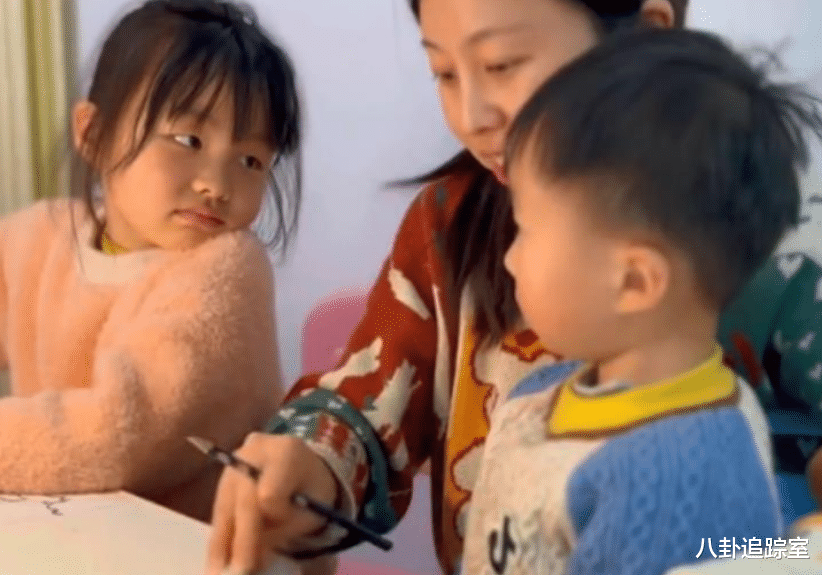 整容|网传田静斥巨资整容，本尊现身田弟直播间澄清，却被嘲玩迂回战术