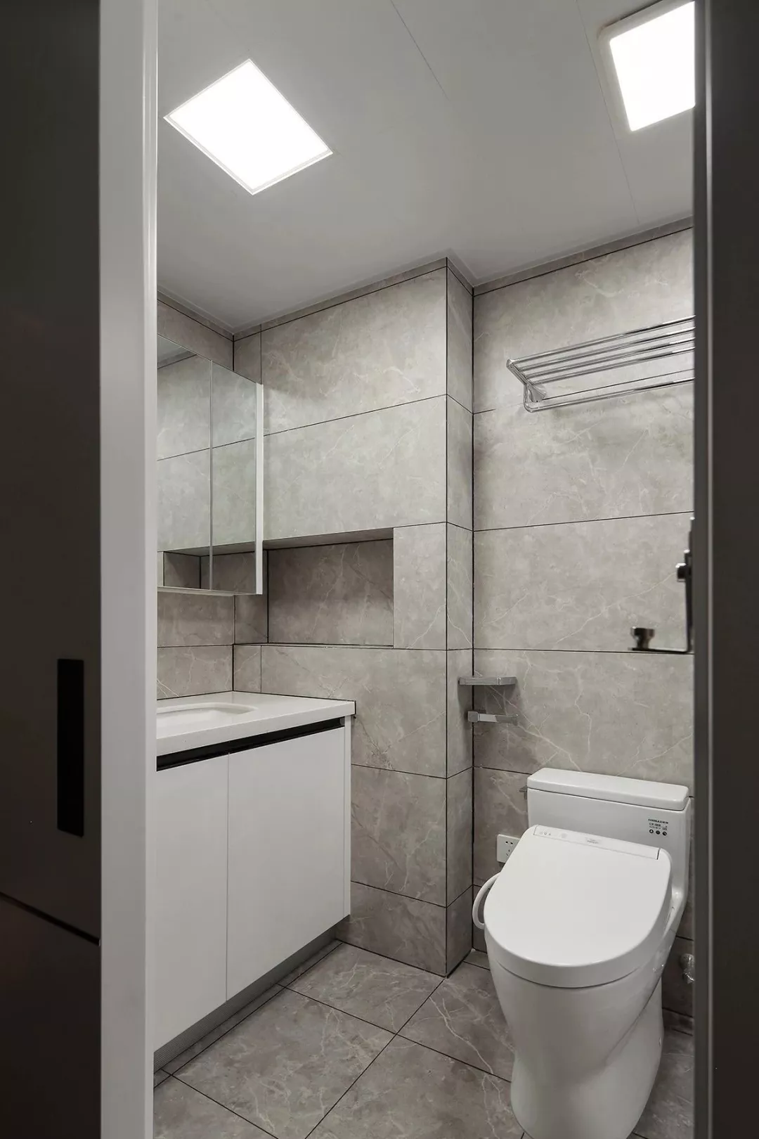 50㎡老旧小户型的新生,功能齐全,简约温馨宜居!