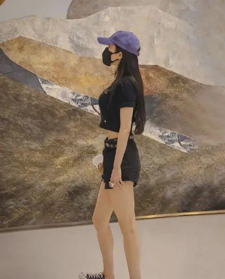 宋妍霏|女明星频繁营销身材让人反感：宋妍霏腰线、吉娜腰围、关晓彤长腿