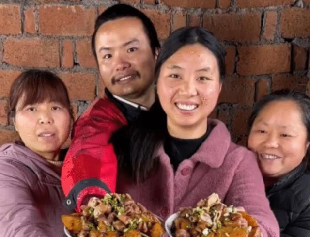 路虎|表面吃苦背后开路虎,被官媒批道歉无悔意,年入600万还装穷?