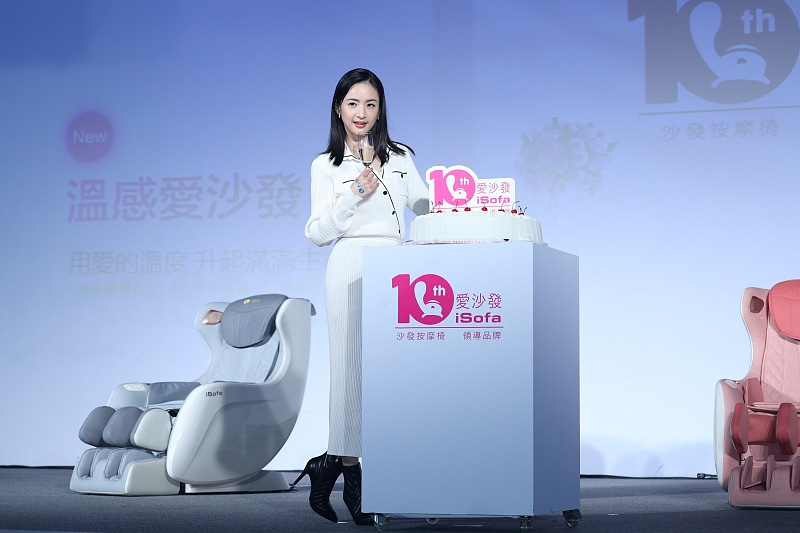 李冰冰|林依晨生完孩子身材还这么好,穿针织裙曲线明显,笑起来还是很甜