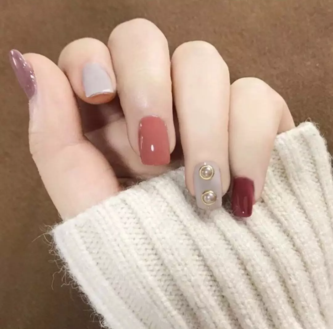 口红 能hold住年末各大节日场合的美甲，快来选！