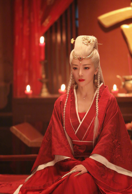 古装剧|作品高达上百部却不红,时隔18年再演《倚天屠龙记》成颜值担当