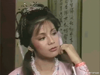 阿Sa|同样头插羽毛，蔡卓妍灵动、周迅美成经典，杨幂“晴雯”太辣眼