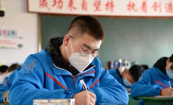 职业教育|应届生迎来好消息,事业单位招录条件降低,职业院校也有机会