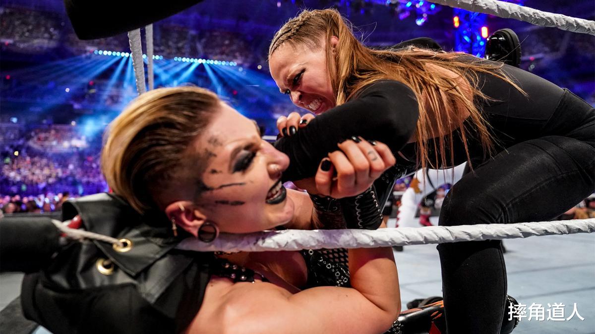 wwe|大布痛失WWE冠军却进军摔角狂热，隆达罗西回归拿下皇家大战！