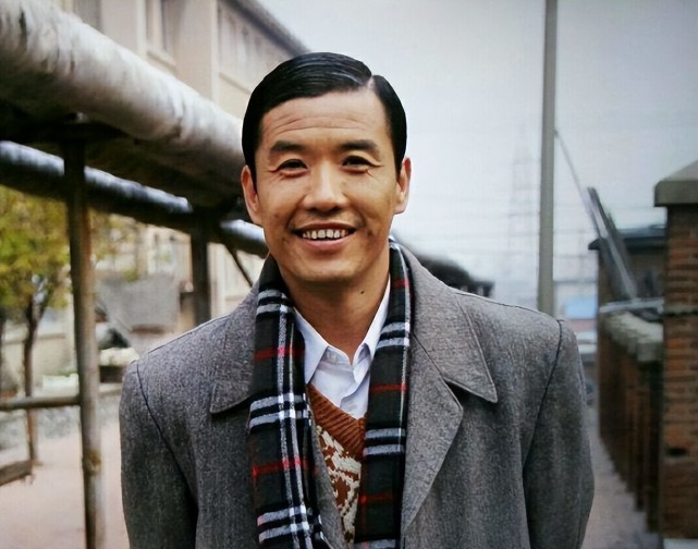 赵本山|15年前，离开赵本山的“赵四”关小平，如今住500万豪宅，开酒厂