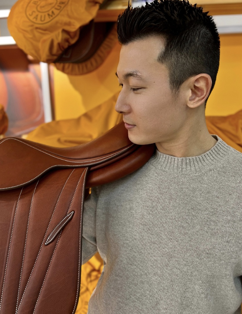 朱珠|朱珠晒合影为丈夫庆祝36岁生日,与王昀佳甜蜜依偎,互相隔空示爱