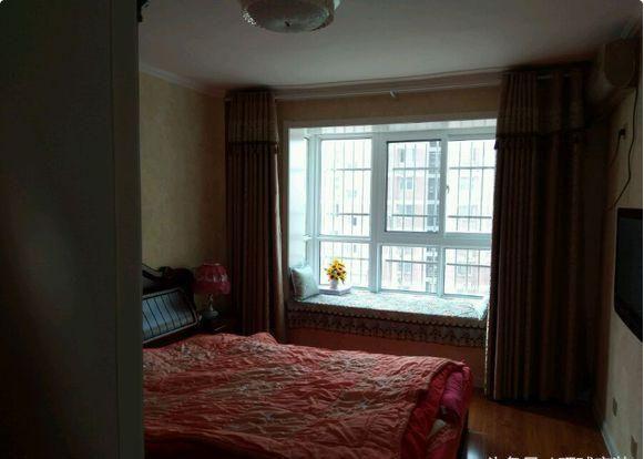 经过5年多的奋斗,买下115平新房,找熟人装修12万,效果很接地气