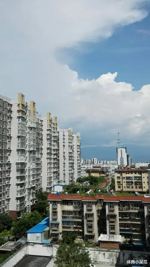 物价|来到四川凉山彝族自治州西昌市，第一印象城市大，物价高