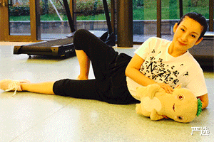 王菲|50岁王菲在健身房挥汗,身材一目了然,自律的女人果然美得不一般