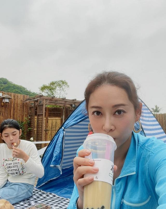 杨卓娜|杨卓娜未与丈夫签字结婚,全靠信任维系关系,视2个继女为己出