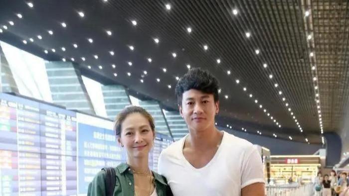 |何润东对妻子林佩希说：“你撞脸江疏影了！”