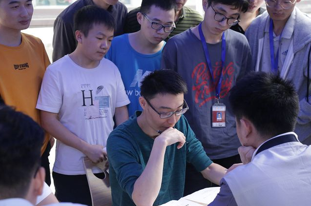 大学生|大学生找工作的“怪现象”，月薪3000竞争激烈，月薪1万无人问津