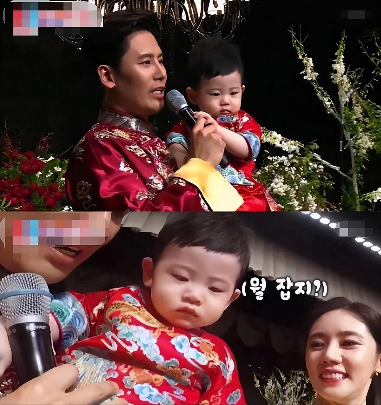 秋瓷炫|秋瓷炫于晓光带四岁儿子用餐,网友拍到女方表情严肃指夫妻俩吵架