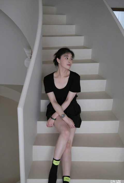 李玲玉|蒋欣瘦身成功，晒美照为粉丝团庆生，逆龄生长胶原蛋白满满