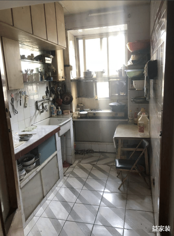 不在主卧安装衣柜,遭到家人强烈反对,入住后,家里人却全都道歉