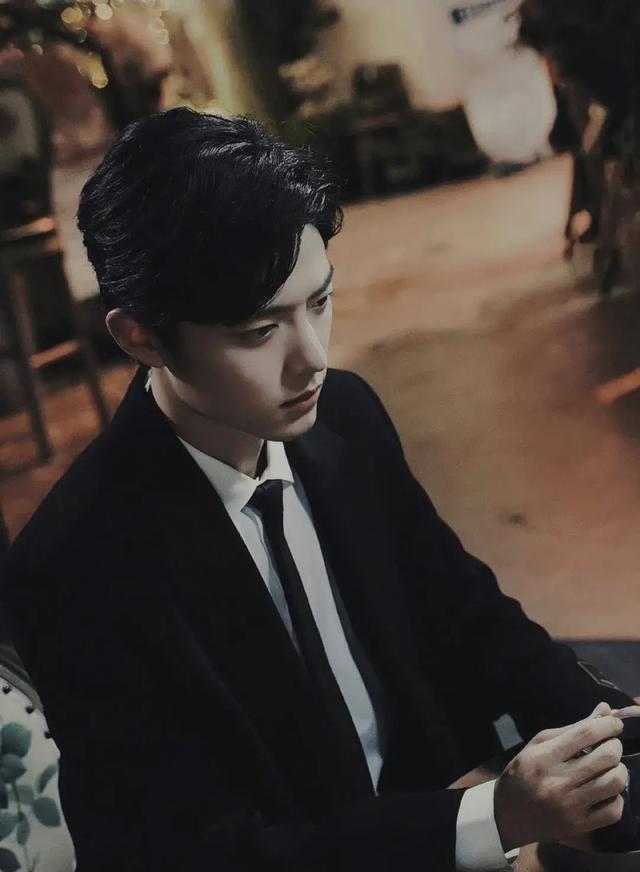 肖战|肖战解锁四月第一个代言,《余生》播放量成功破30亿!