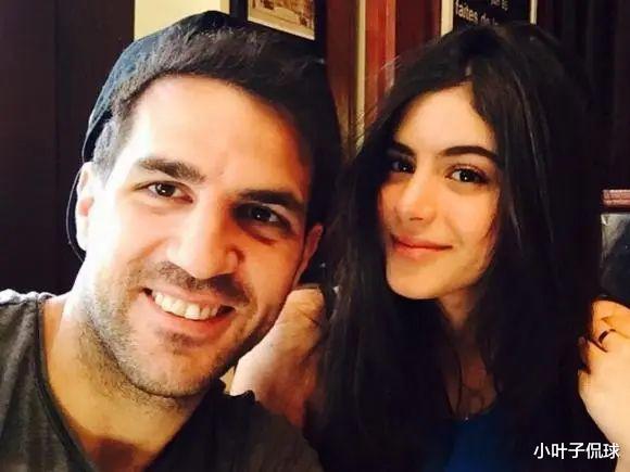 玛利亚|小法继女23岁了，帮小法带小孩，身材傲人比妈妈还漂亮