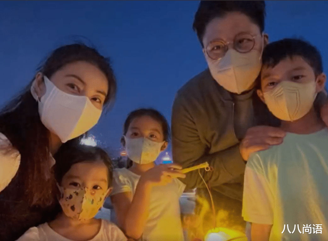 郭晶晶|郭晶晶小女儿,不像姐姐遗传港姐奶奶美貌,却和曾祖母一样有福相