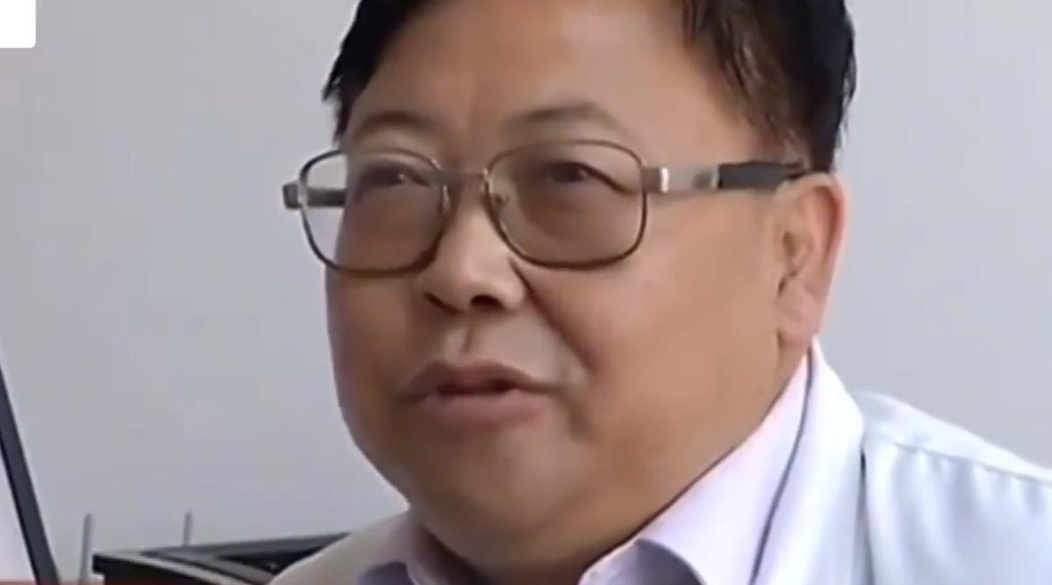 6个月的孕妇被烧焦,胎儿还活着,她以命换命扯掉焦死皮生产