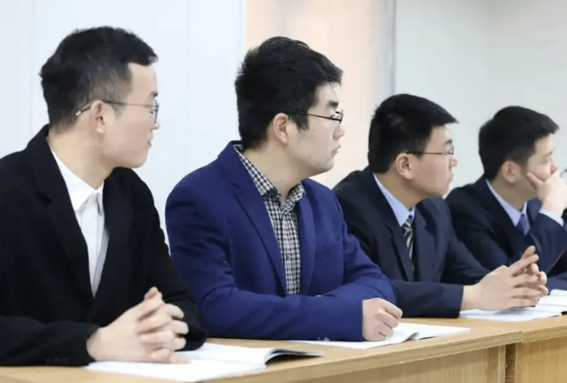 人际关系|毕业多年才看清，工作能力突出的却当不了领导，深层原因让人感叹