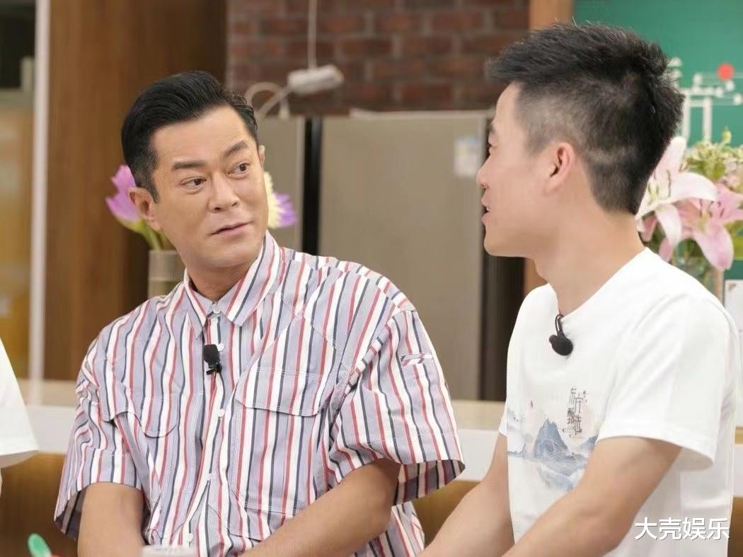 古天乐|古天乐做客东方甄选直播间，回应隐婚生子传闻，俞敏洪变吃瓜群众