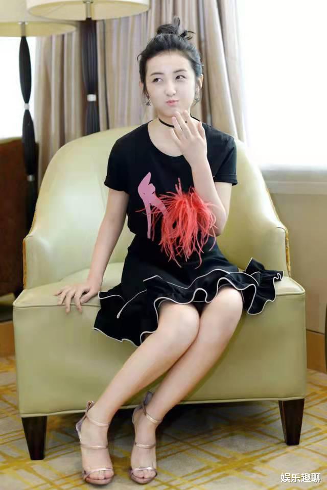 孙嘉璐|张子枫清纯认识塌陷,恋上群渣遭质疑,难道清纯是装的?