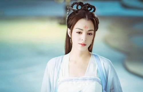 榕榕|从绝世美人到最丑女主,33岁的张榕榕,到底经历了什么?