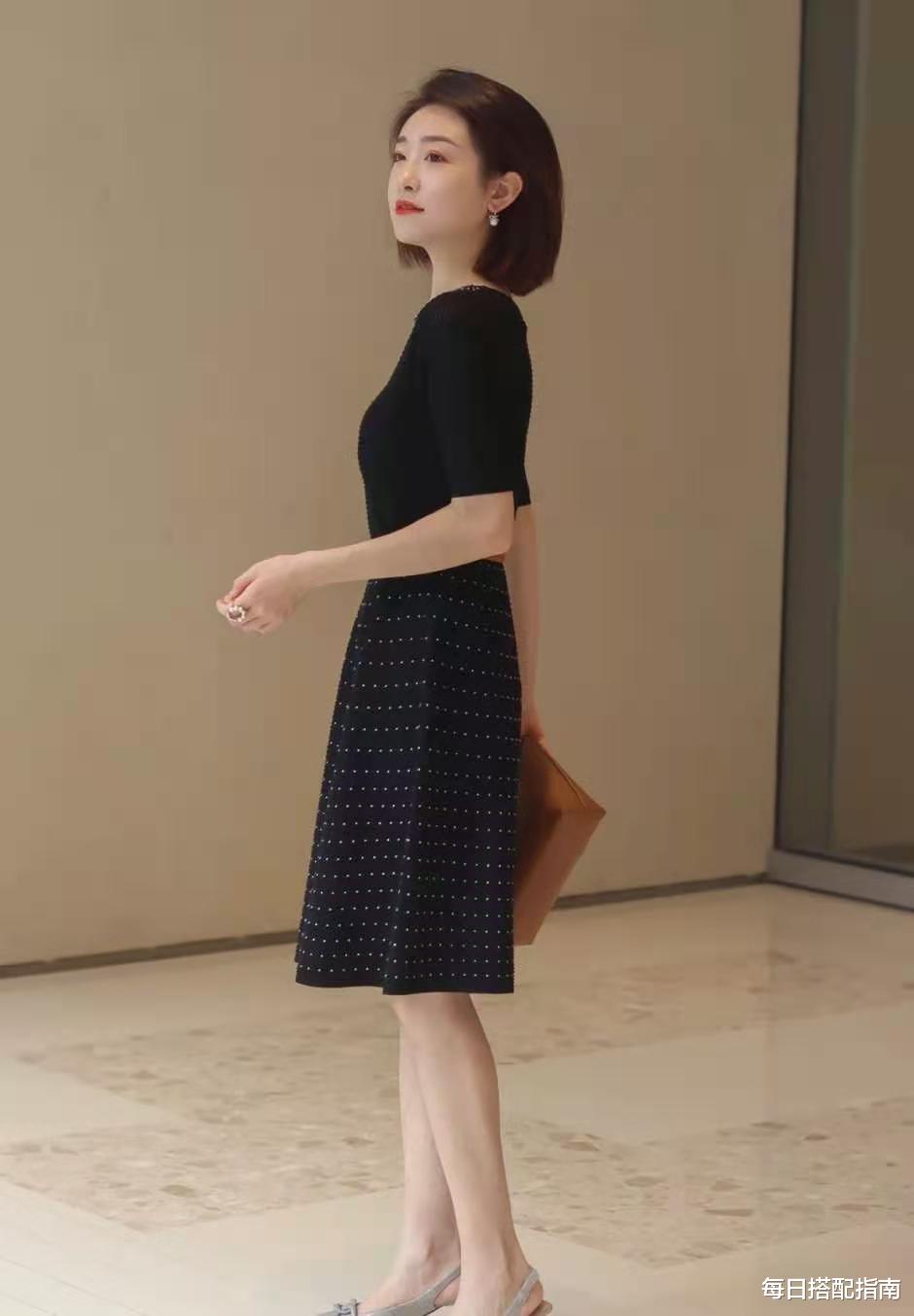 小个子穿裙子“显高指南”:裙长不过膝、颜色别太花、配饰不能少