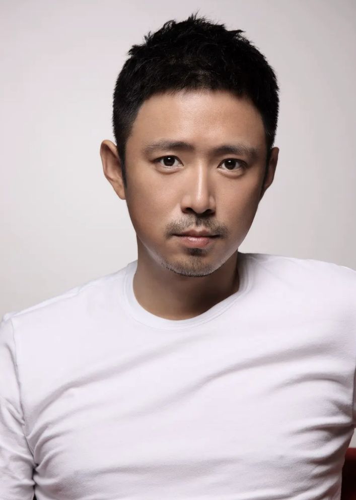 高鑫|“尔豪”高鑫:出身名门贵族,娶母亲的学生为妻,用真情换来幸福