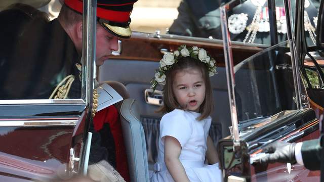 夏洛|6岁的夏洛特像一枚小变色龙！人前文静大方，人后鬼马精灵，萌翻了