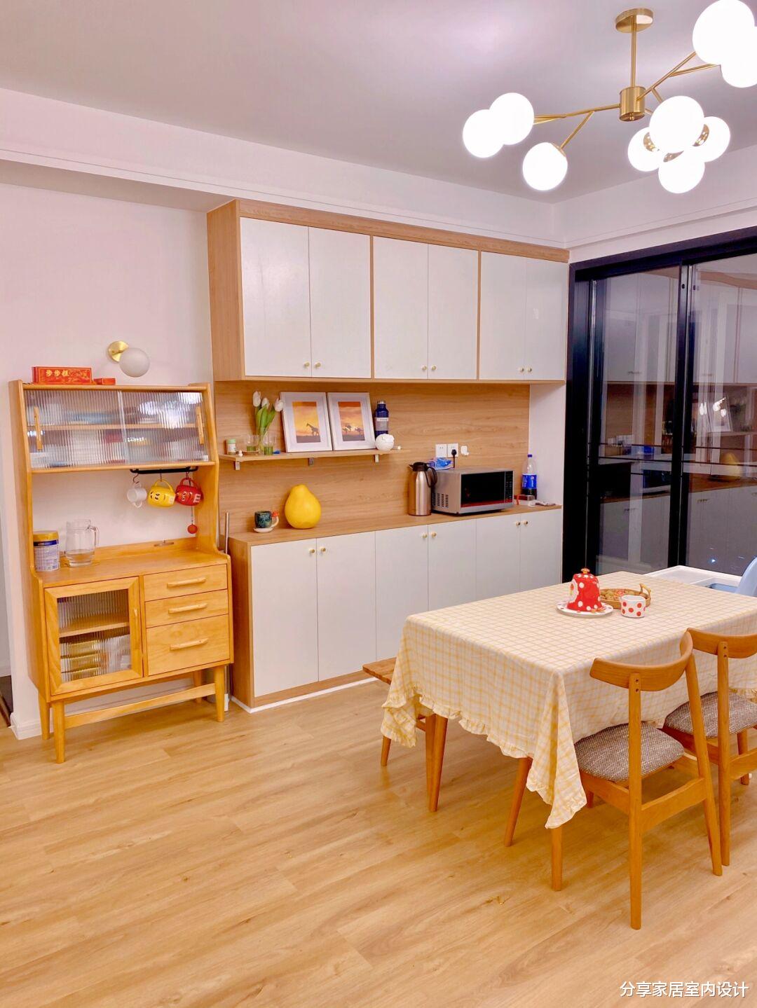 入住快半年的新房,东西越来越多,越来越充满生活气息,太喜欢了