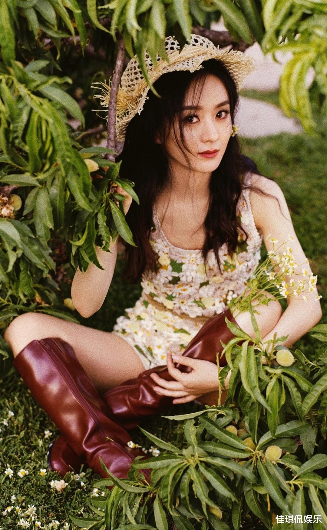 女人味|被赵丽颖美到了,白色蕾丝裙造型优雅还很有女人味,美到了骨子里!