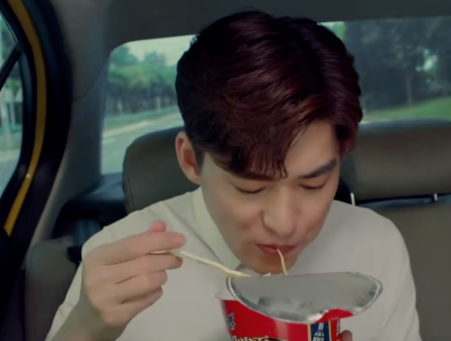 黄晓明|黄晓明谈买单，谢霆锋聊加班，明星们冒犯打工人的样子，真可笑