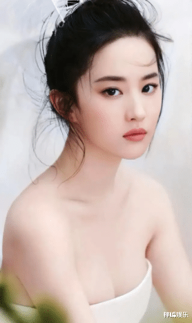 李现|刘亦菲李现新剧排播,白敬亭田曦薇参加红毯引争议,张凌赫被网红开播调侃