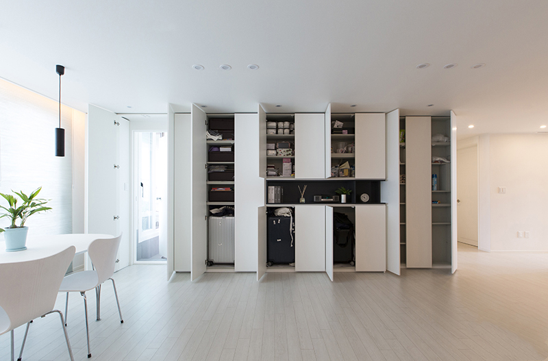 她家把这2点做到了极致,明明是简装,客人来了,却也夸大气舒服