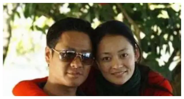 上官婧|连奕名：与陈佳妍离婚后，火速再婚杨若兮，今前妻红了，他糊了