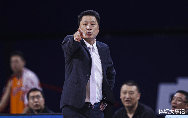 广厦|又是2-0！广厦赢上海，孙铭徽24＋9，王博有奇兵，小将坑苦李春江