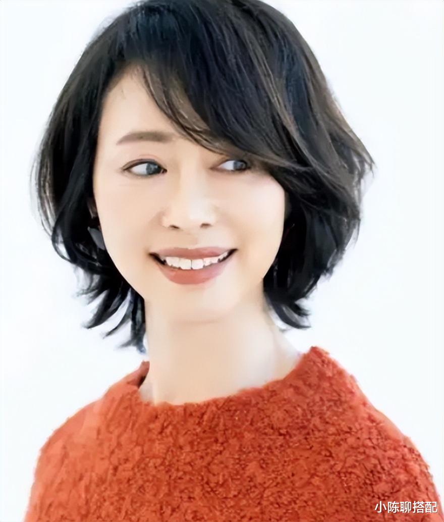 减肥餐 50+女人烫发，记住“4烫4不烫”，再也不怕塌细软，时髦又优雅