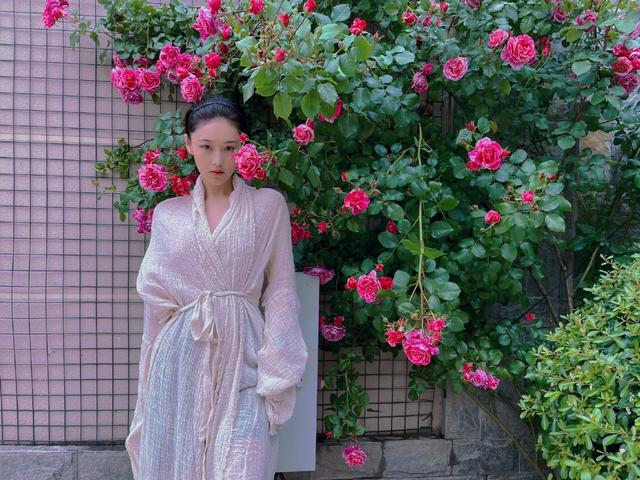 张馨予|张馨予晒自家菜园子，过上了田园生活，网友：这次做对了选择！