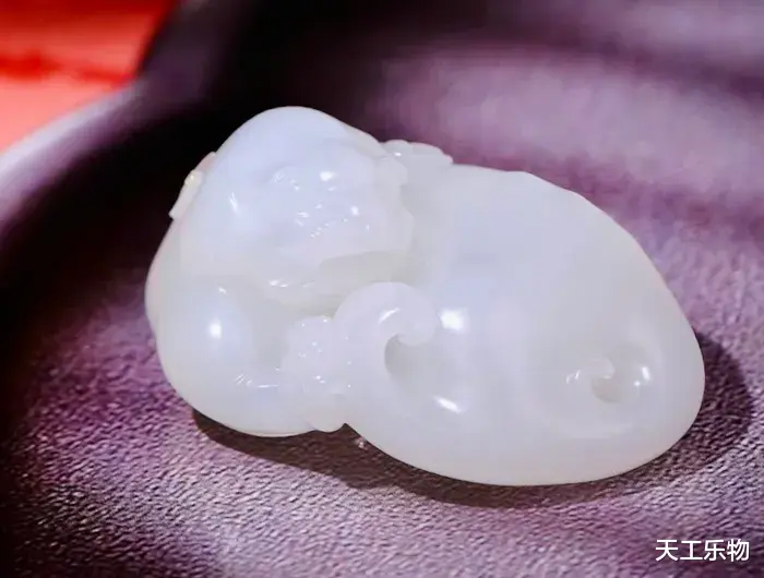 雕刻|和田玉市场怪象:看不上的雕件,买不起的原籽!