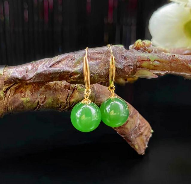 翡翠|翡翠有哪些种水？它的种水等级如何划分？哪个品种最好才算极品？