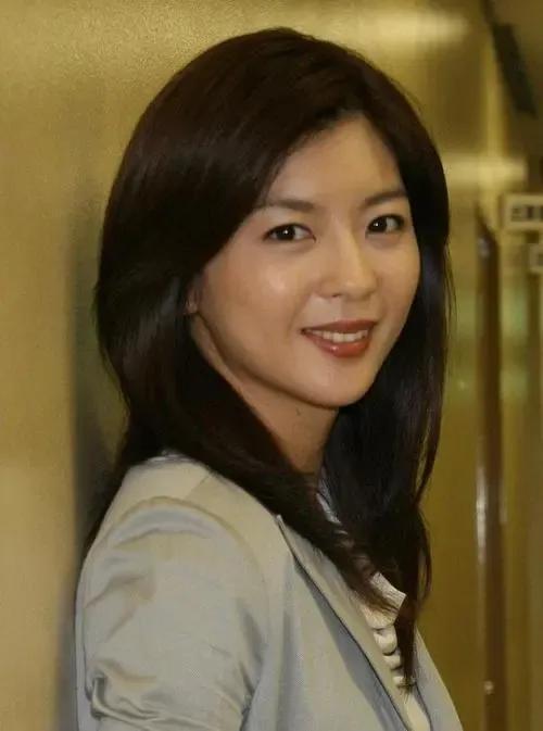 李连杰|她曾多次“表白”李连杰,日本颜值女神早已结婚,为何一直官宣单身?