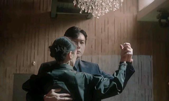 徐睿知|双面自由切，徐睿知很夏娃《夏娃》第2集：他还了手链丢了“魂”